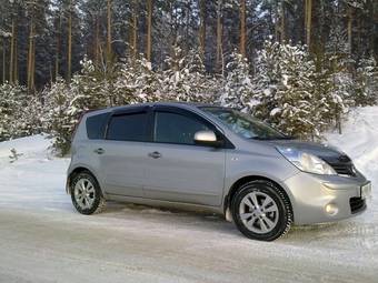 2010 Nissan Note Pictures