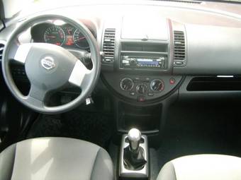 2011 Nissan Note Pictures