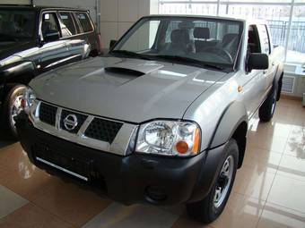 2008 Nissan NP300 Pictures