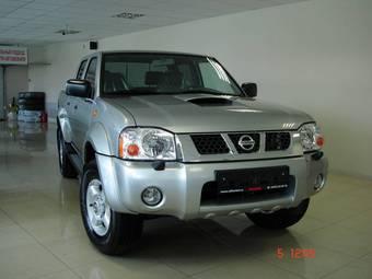 2008 Nissan NP300 Pictures