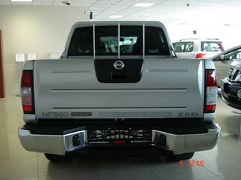 2008 Nissan NP300 Pictures