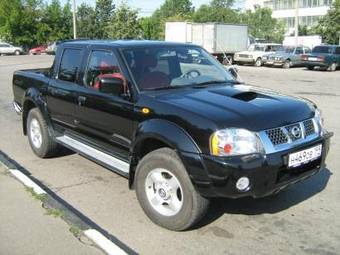 2008 Nissan NP300 Photos