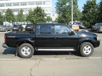 2008 Nissan NP300 Photos