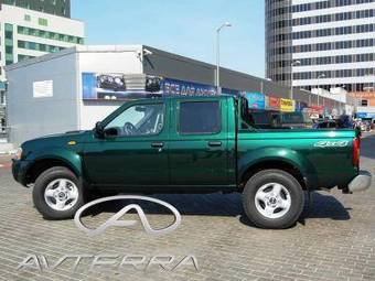 2008 Nissan NP300 Images