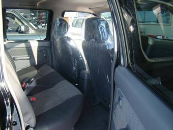 2009 Nissan NP300 Pictures