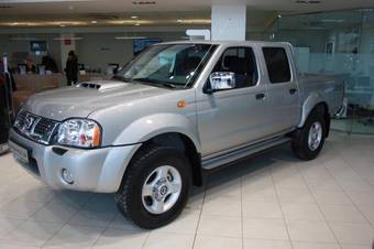 2011 Nissan NP300 Photos