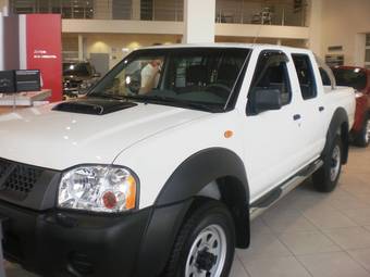 2011 Nissan NP300 Photos