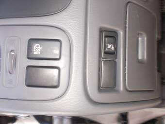 2011 Nissan NP300 Pictures