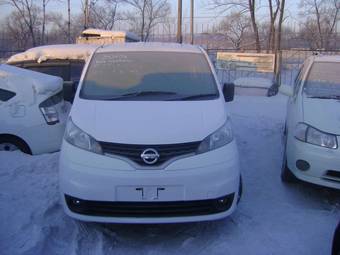 2010 Nissan NV200 Images