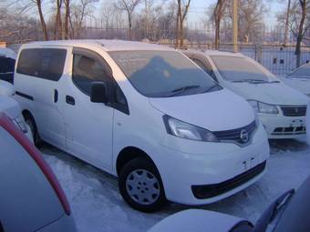2010 Nissan NV200 Pictures