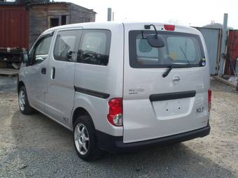 2010 Nissan NV200 Photos