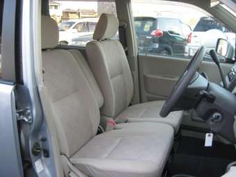 2005 Nissan Otti Photos