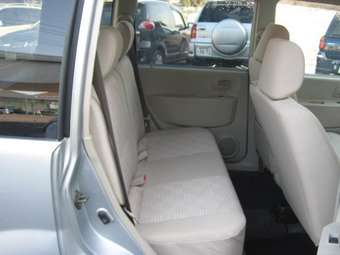 2005 Nissan Otti Photos