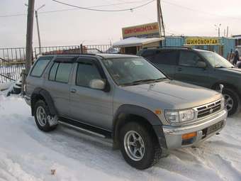 1998 Nissan Pathfinder Pictures