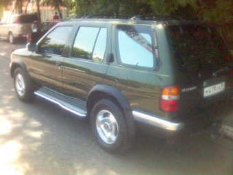 1999 Nissan Pathfinder Pictures