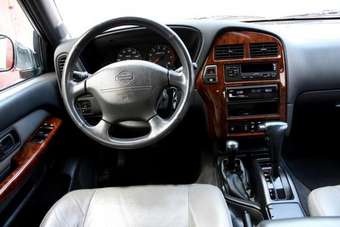 1999 Nissan Pathfinder Images
