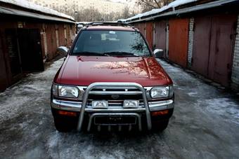 1999 Nissan Pathfinder Photos