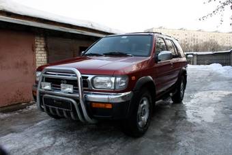 1999 Nissan Pathfinder Photos