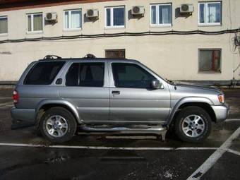 1999 Nissan Pathfinder Images