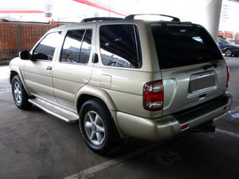 2000 Nissan Pathfinder Pictures