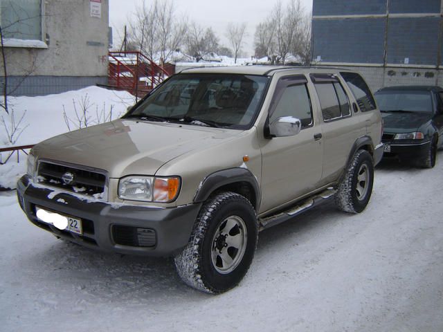 Nissan pathfinder 2000