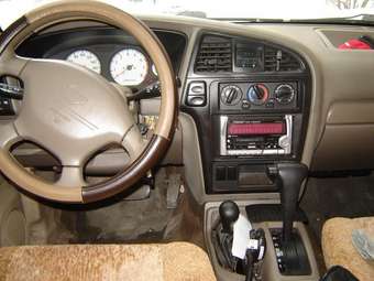 2000 Nissan Pathfinder Pics