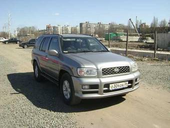 2000 Nissan Pathfinder Pictures