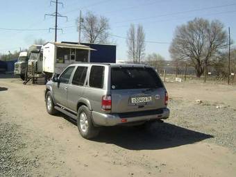 2000 Nissan Pathfinder Photos