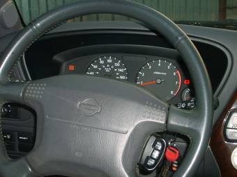 2000 Nissan Pathfinder Photos