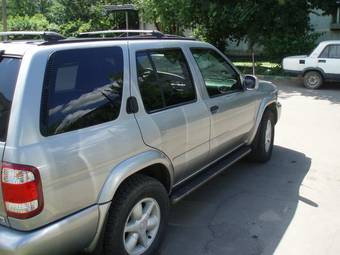 2000 Nissan Pathfinder Pictures