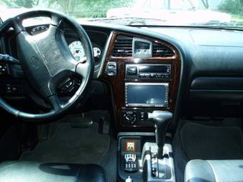 2000 Nissan Pathfinder Photos