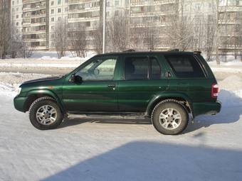 2001 Nissan Pathfinder Photos