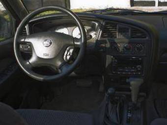 2002 Nissan Pathfinder Photos