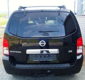 2004 Nissan Pathfinder Images
