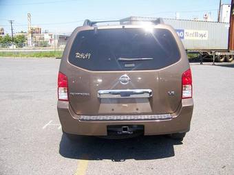 2004 Nissan Pathfinder Photos