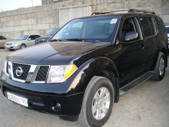 2004 Nissan Pathfinder Photos