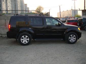 2004 Nissan Pathfinder Pictures