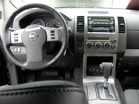 2005 Nissan Pathfinder Photos