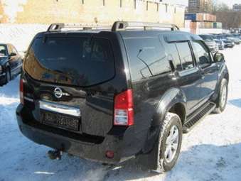 2005 Nissan Pathfinder Photos