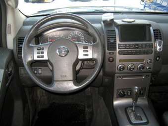 2005 Nissan Pathfinder Photos