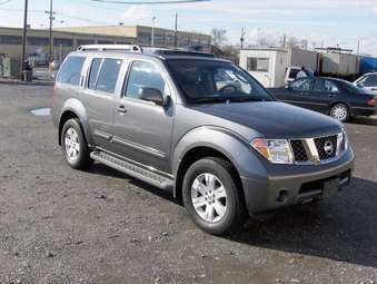 2005 Nissan Pathfinder Pictures