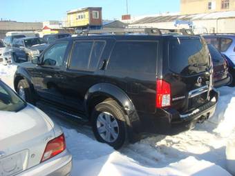 2005 Nissan Pathfinder Photos