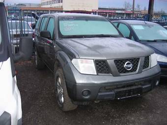 2005 Nissan Pathfinder Pictures