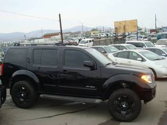 2005 Nissan Pathfinder Pictures