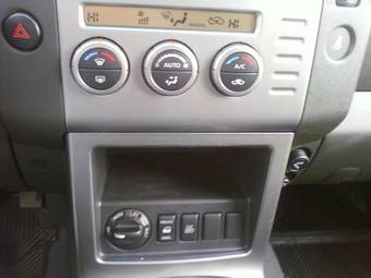 2005 Nissan Pathfinder Pictures