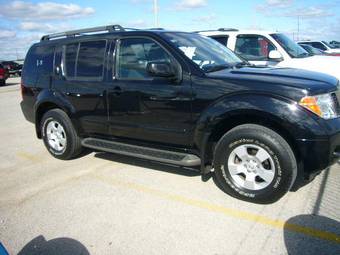 2005 Nissan Pathfinder Photos