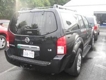 2005 Nissan Pathfinder Photos
