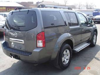 2005 Nissan Pathfinder Images