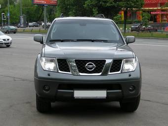 2005 Nissan Pathfinder Pictures