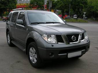 2005 Nissan Pathfinder Photos